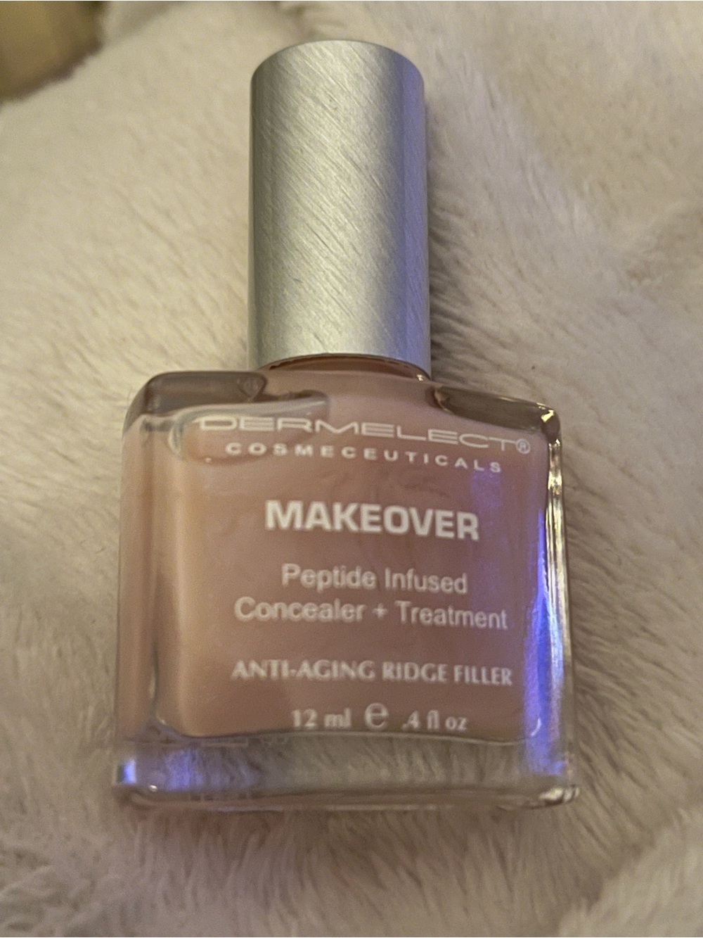 Makeover Peptide-Infused Concealer + Treatment — Nude never used